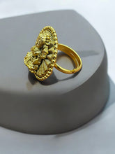 Ethnic ring